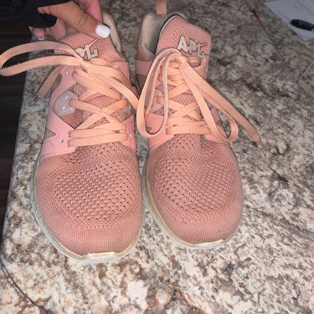 APL TENNISHOES